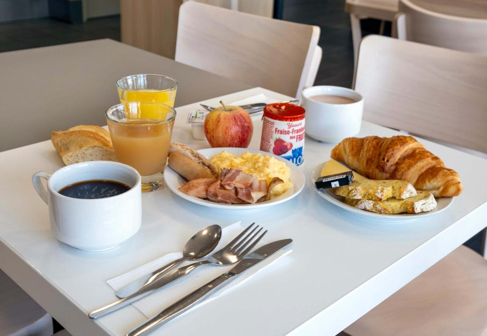 B&B Hotel Niort Marais Poitevin Est 외부 사진